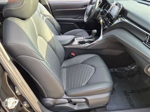 Used 2024 Toyota Camry SE FWD image 18