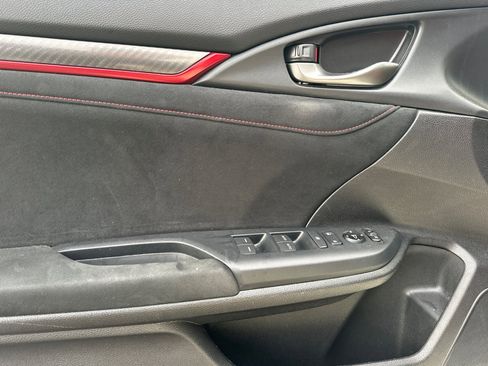 Used 2018 Honda Civic Type R image 11