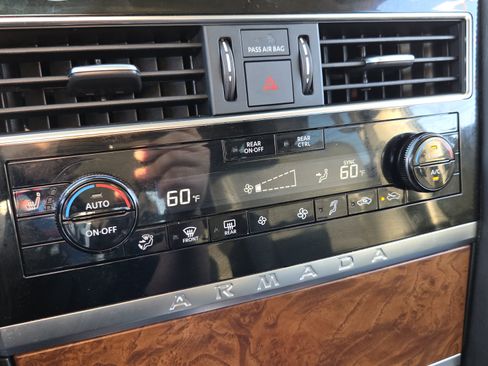 Used 2024 Nissan Armada SL w/ Captain's Chairs Package image 25