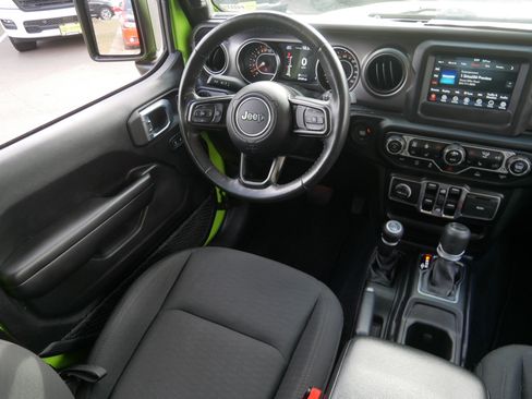 Used 2021 Jeep Wrangler Unlimited Sport image 9
