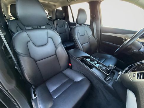 Used 2021 Volvo XC90 T5 Momentum w/ Climate Package AWD/4WD image 23