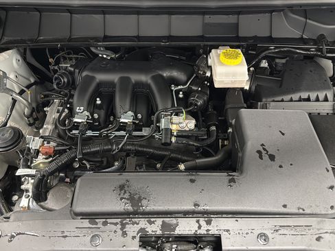 Used 2025 Nissan Pathfinder SL AWD/4WD image 27