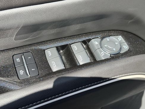 Used 2021 Cadillac Escalade Sport RWD image 16