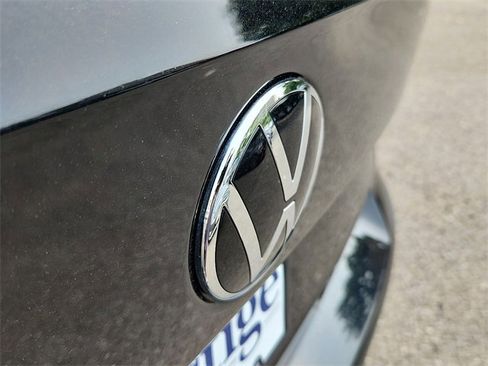Certified 2022 Volkswagen Taos SE w/ Panoramic Sunroof Package image 29
