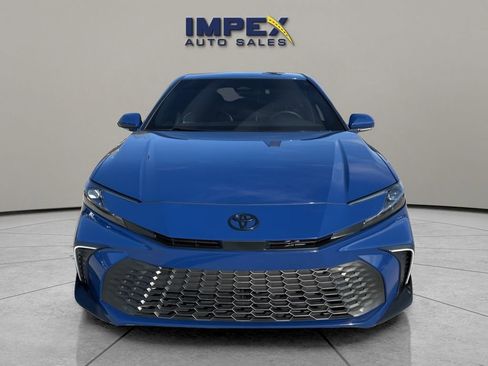 Used 2025 Toyota Camry SE image 8