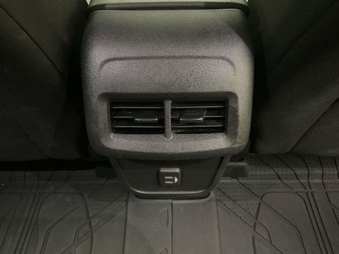 Used 2022 Chevrolet Equinox LT FWD image 25