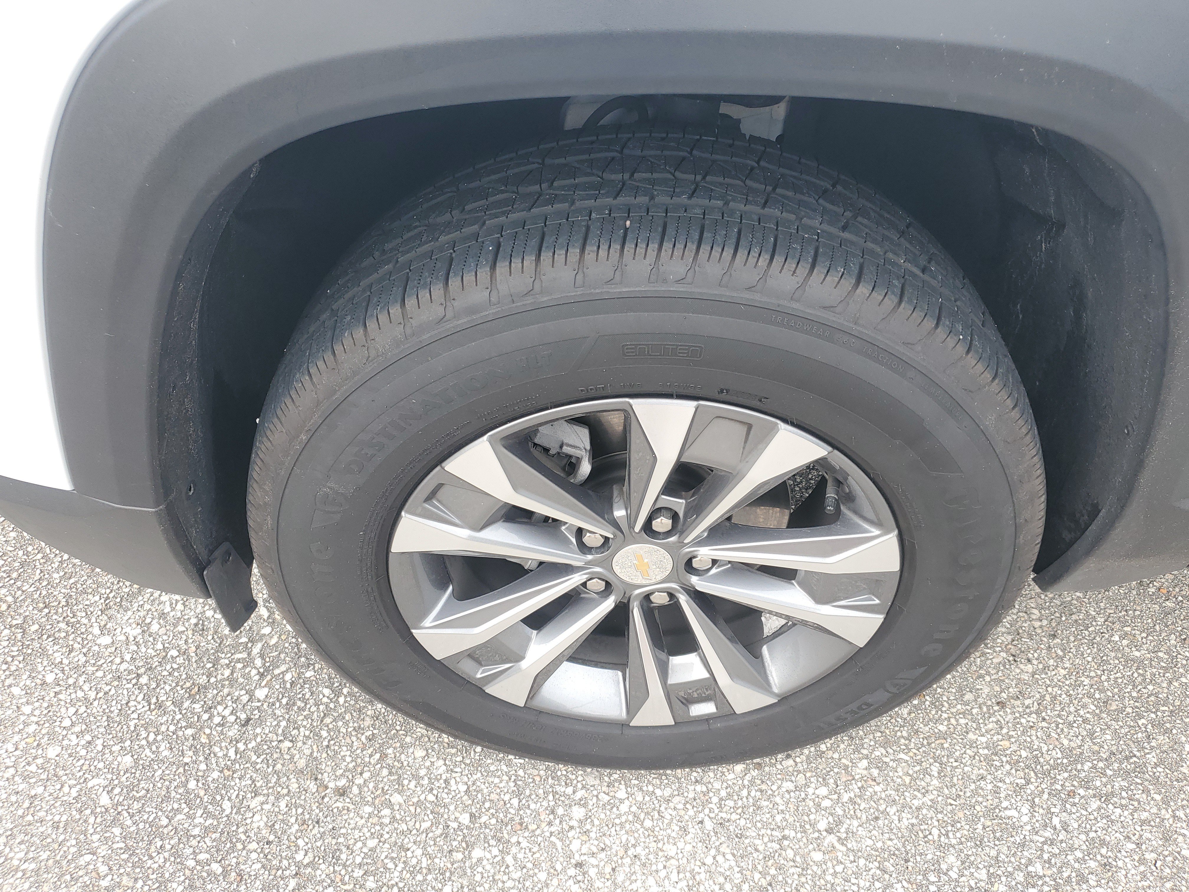 Used 2026 Chevrolet Equinox LT FWD image 6