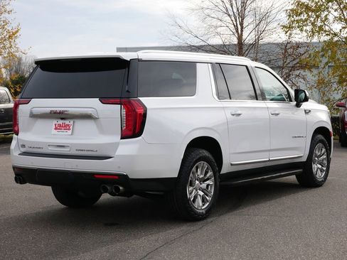 Used 2021 GMC Yukon XL Denali image 7