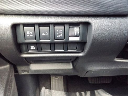 Certified 2025 Subaru Forester Limited image 23