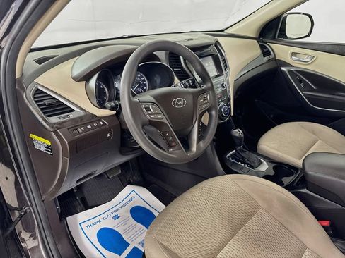 Used 2018 Hyundai Santa Fe SE AWD/4WD image 9