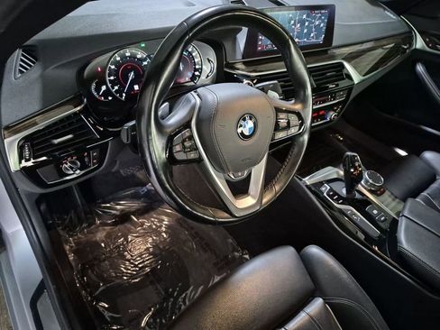 Used 2019 BMW 530e xDrive w/ Convenience Package AWD/4WD image 11