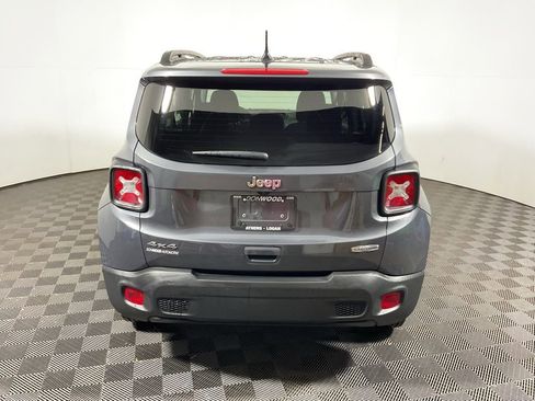 Used 2022 Jeep Renegade Latitude image 12