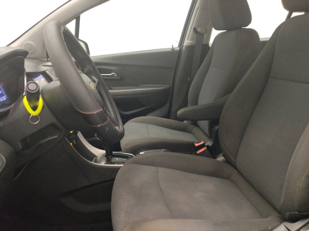 Used 2020 Chevrolet Trax LS FWD image 17