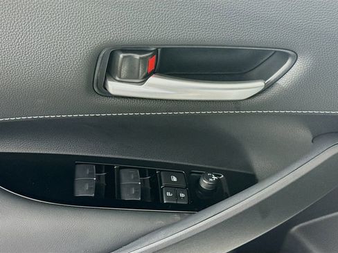 Used 2025 Toyota Corolla SE image 20