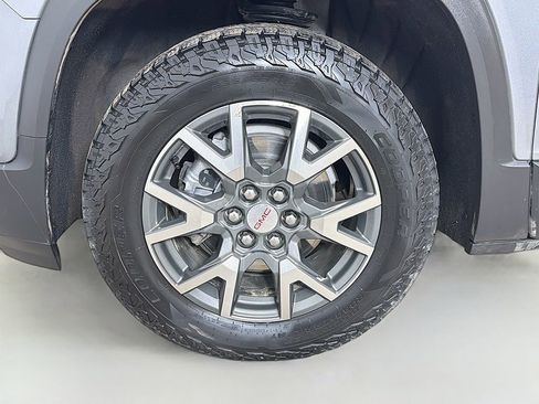 Used 2021 GMC Acadia SLE w/ Driver Convenience Package image 16