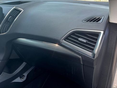 Used 2024 Ford Edge Titanium image 22