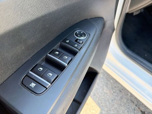Used 2019 Kia Forte LXS FWD image 19