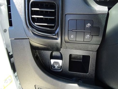 Used 2026 RAM ProMaster 2500 w/ Convenience Group FWD image 15