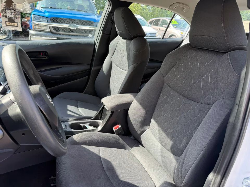 Used 2022 Toyota Corolla LE FWD image 14