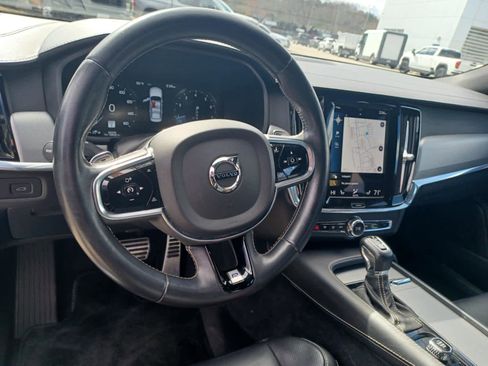Used 2020 Volvo S90 T6 R-Design image 9