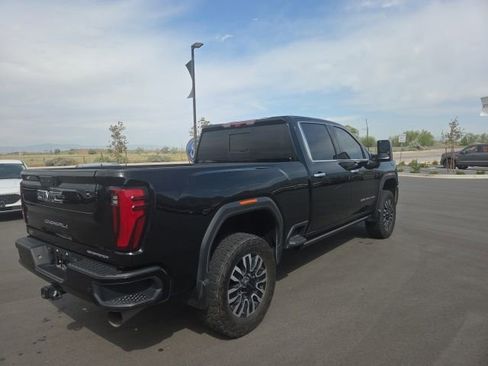 Used 2024 GMC Sierra 3500 Denali Ultimate AWD/4WD image 8