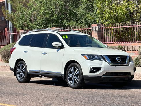 Used 2017 Nissan Pathfinder Platinum FWD image 8