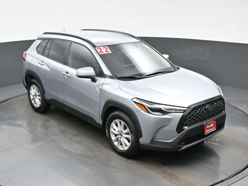 Used 2022 Toyota Corolla Cross LE image 33