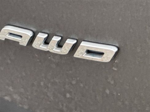 Used 2024 Ford Edge Titanium image 9