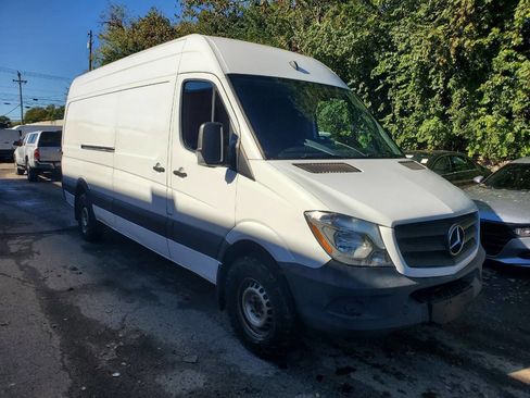 Used 2014 Mercedes-Benz Sprinter 2500 image 3