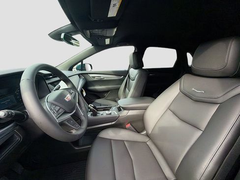 New 2026 Cadillac XT5 Luxury image 21