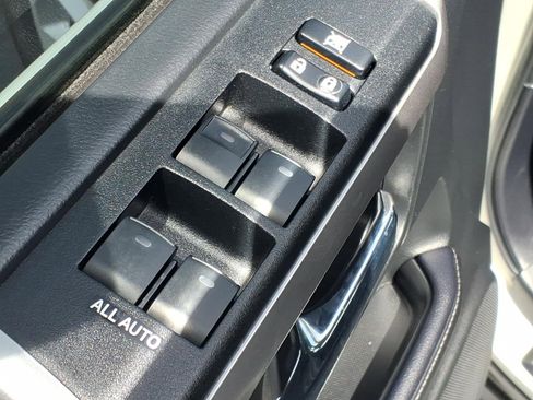 Used 2022 Toyota 4Runner SR5 Premium AWD/4WD image 22