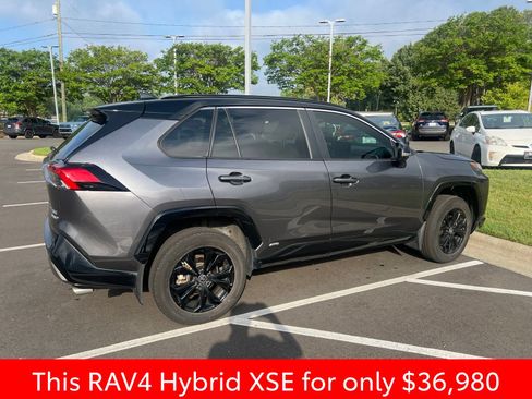 Used 2024 Toyota RAV4 XSE AWD/4WD image 18