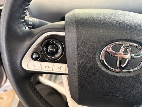 Used 2018 Toyota Prius Two image 18