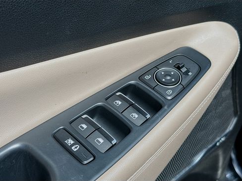 Used 2020 Hyundai Santa Fe Limited FWD image 23