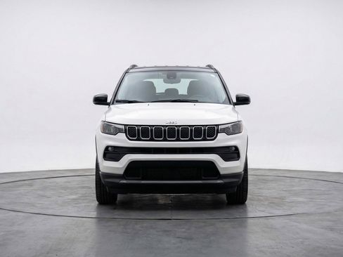 Used 2025 Jeep Compass Limited AWD/4WD image 1