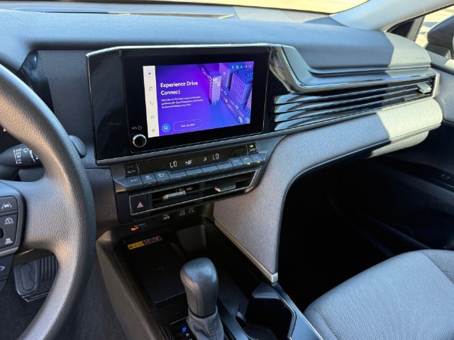 Used 2025 Toyota Camry LE FWD image 17