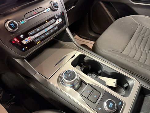Used 2020 Ford Explorer XLT w/ Comfort Package AWD/4WD image 32