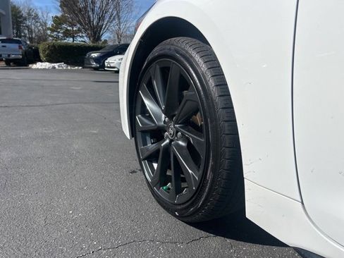 Used 2025 Toyota Corolla SE image 9