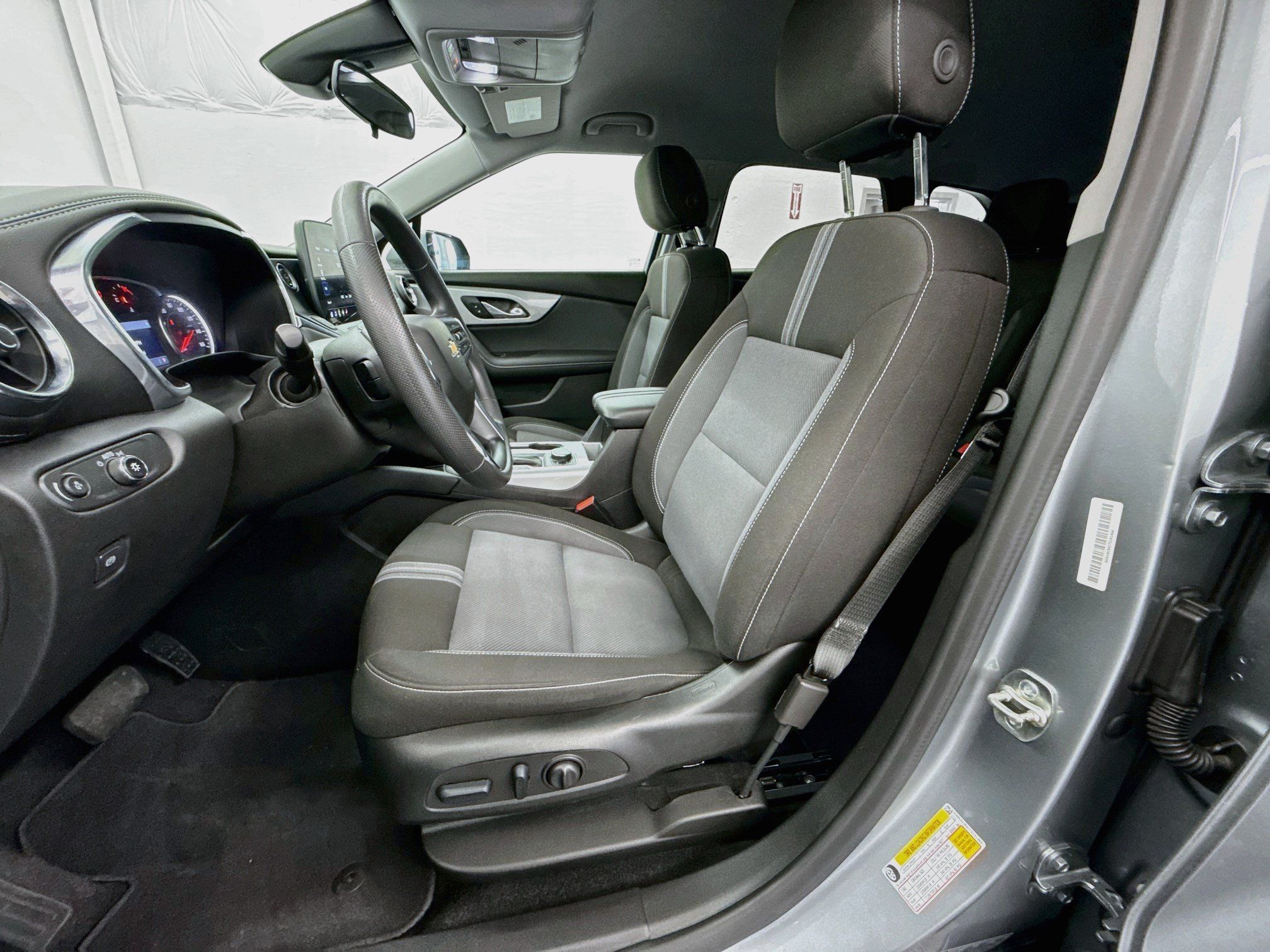 Used 2026 Chevrolet Blazer LT FWD image 13