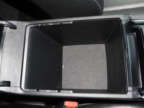 Used 2024 Kia Sorento S image 29