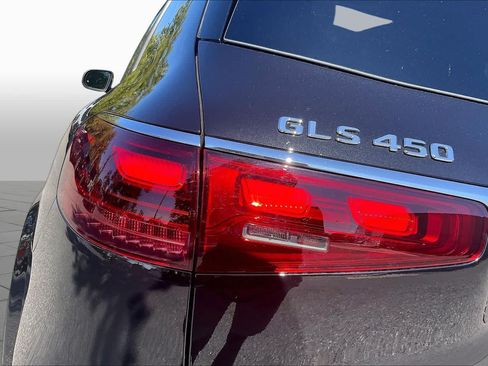 Used 2026 Mercedes-Benz GLS 450 4MATIC image 30