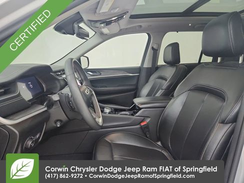 Certified 2023 Jeep Grand Cherokee Limited w/ Luxury Tech Group II AWD/4WD image 18