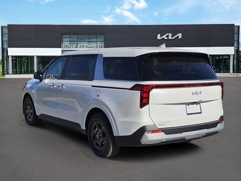 New 2026 Kia Carnival image 3