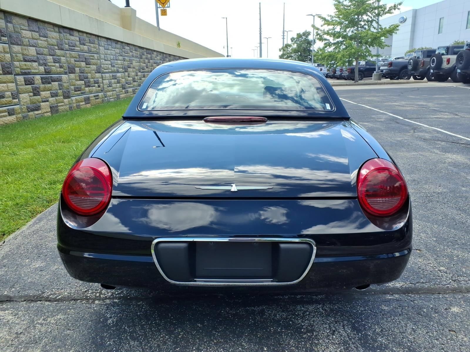 Used 2003 Ford Thunderbird RWD image 9