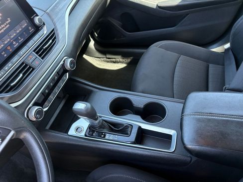 Used 2025 Nissan Altima 2.5 SV image 42