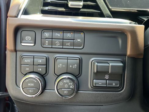 New 2026 Chevrolet Tahoe High Country AWD/4WD image 16