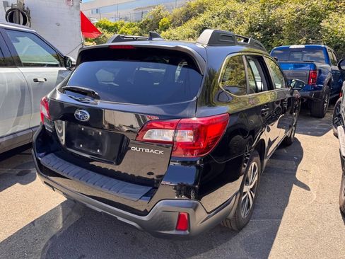 Used 2018 Subaru Outback 2.5i Limited w/ Popular Package #2 AWD/4WD image 6