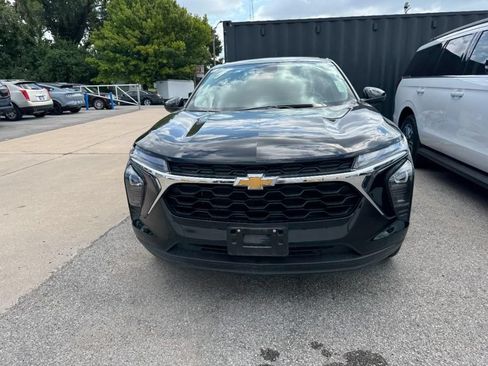 Used 2025 Chevrolet Trax LS w/ LS Convenience Package FWD image 5
