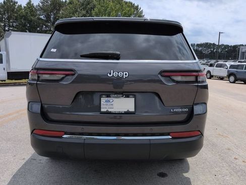 Used 2024 Jeep Grand Cherokee L Laredo RWD image 6