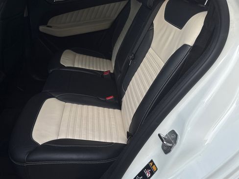 Used 2019 Mercedes-Benz GLE 43 AMG GLE 43 4MATIC Sport Utility 4D image 10